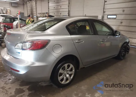 2013 Mazda Mazda3 I Sport z USA, uszkodzony, nr VIN JM1BL1UP4D1851537